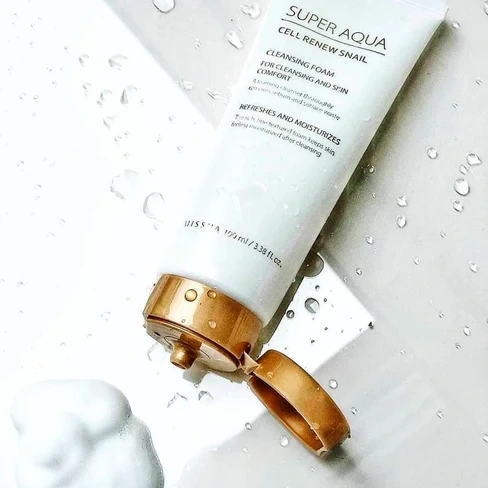 MISSHA Super Aqua Cell Renew Snail Cleansing Foam 2