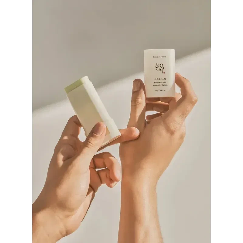 BEAUTY OF JOSEON Zmatňujúca tyčinka Matte Sun Stick Mugwort + Camelia SPF50+/PA++++ 9