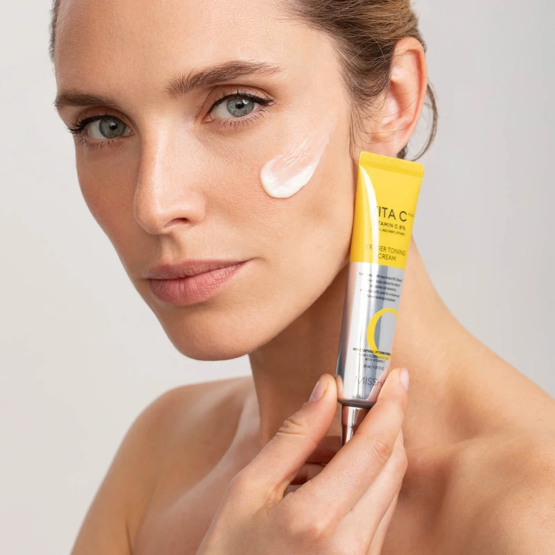 MISSHA Vita C Plus Eraser Toning Cream 4