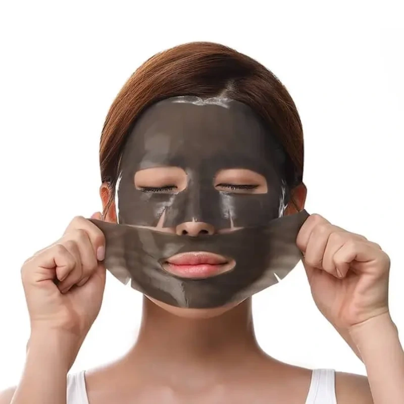 PETITFÉE Black Pearl & Gold Hydrogel Mask 3