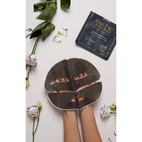 PETITFÉE Black Pearl & Gold Hydrogel Mask 2