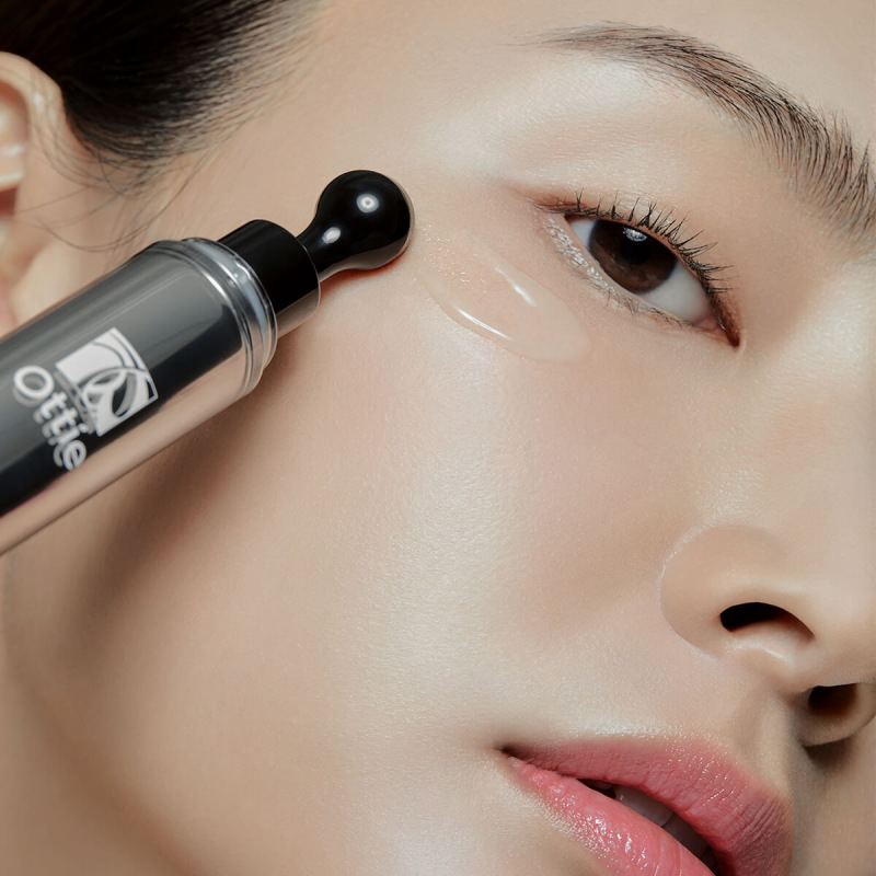 Ottie Platinum Aura Roll-Up Eye Cream, 15 ml 2