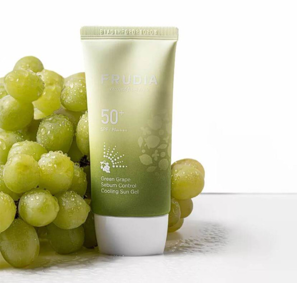 FRUDIA Green Grape Pore Control Cooling Sun Gel 4